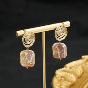 Chokore Chokore Gold Coil Baroque Water Pearl Earrings (Pink) Chokore Gold Coil Baroque Water Pearl Earrings (Pink) 