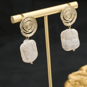Chokore Chokore Gold Coil Baroque Water Pearl Earrings (White) Chokore Gold Coil Baroque Water Pearl Earrings (White) 